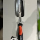 Лопатка посадкова YATO L=340 мм вузька хромована ергономічна ручка